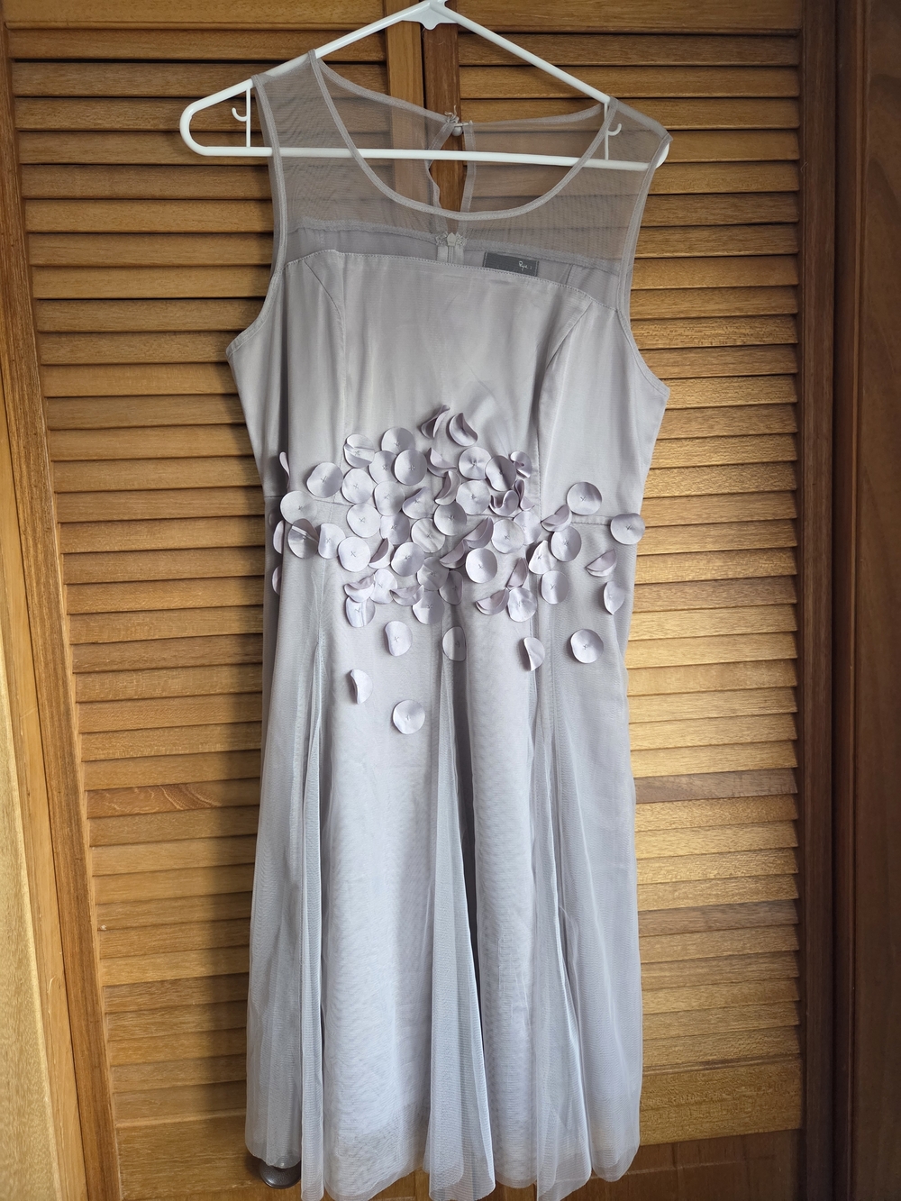 Ryu Light Gray Sleeveless Dress with Mesh Yoke